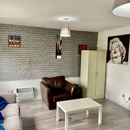 Chic Flat With Balcony Close To Merchant City Glasgow Extérieur photo