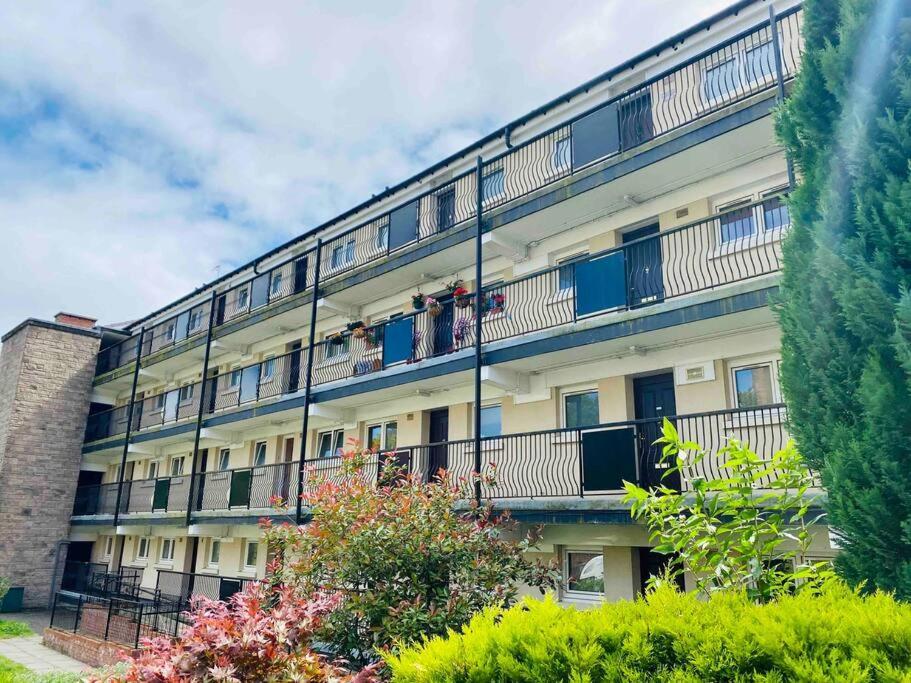 Chic Flat With Balcony Close To Merchant City Glasgow Extérieur photo