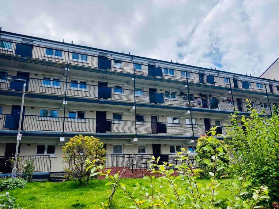 Chic Flat With Balcony Close To Merchant City Glasgow Extérieur photo